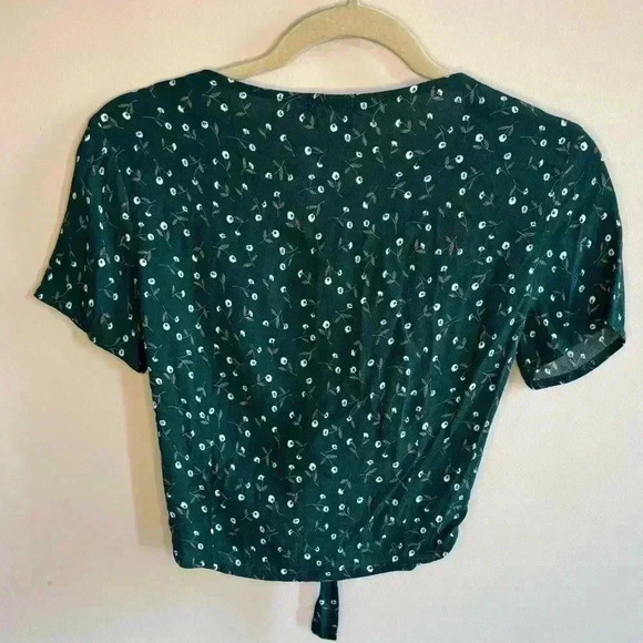 Brandy Melville Teal Short Sleeve Crop Top - Picture 2 of 5